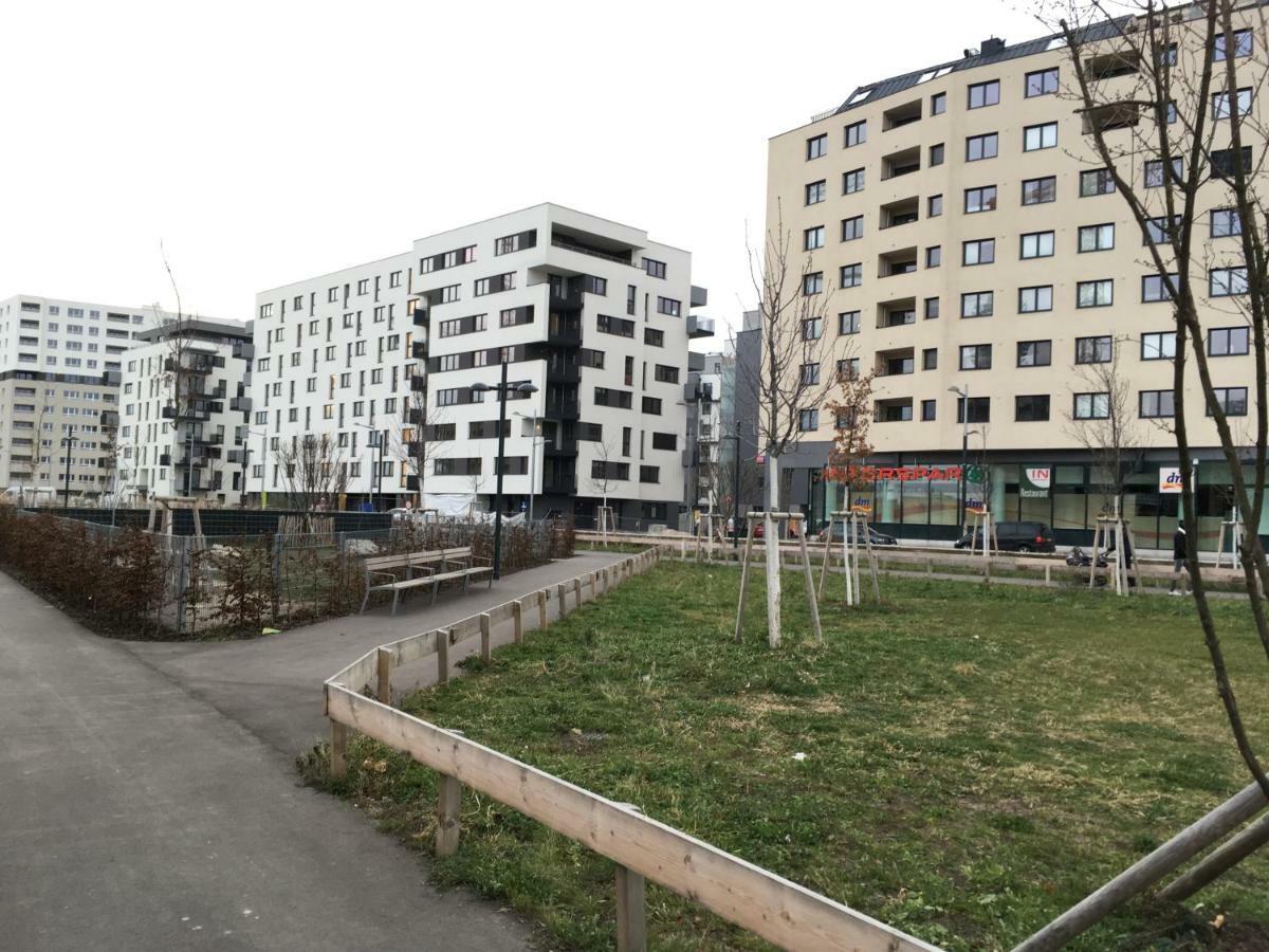 Park Hauptbahnhof 12/14 Vienna