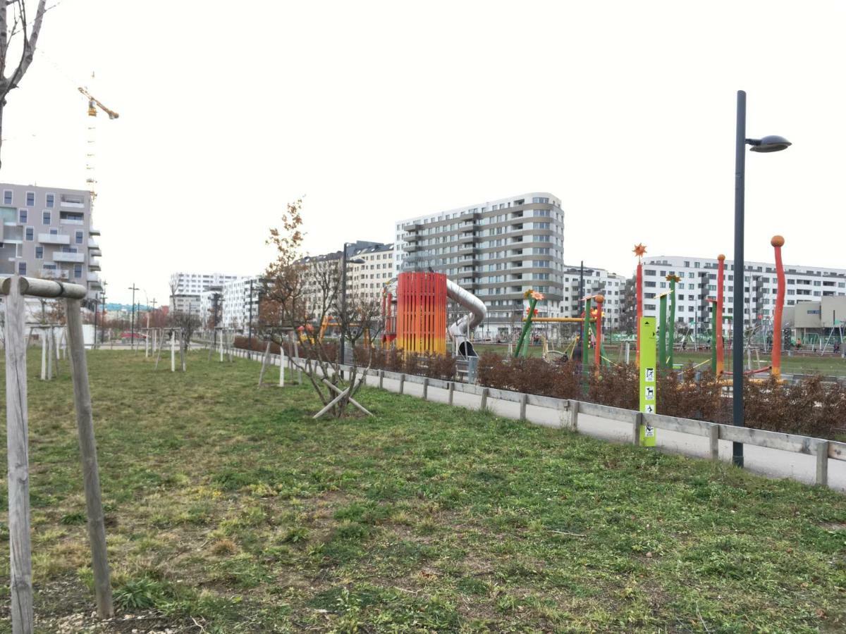 Park Hauptbahnhof 12/14 Vienna